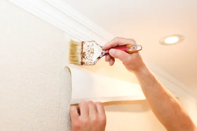 Pose de papier peint à la Houssaye-Béranger — revêtements muraux et toiles de verre